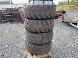 Udstyr og tilbehør DUNLOP 405/70 R20 Dæk med fælge