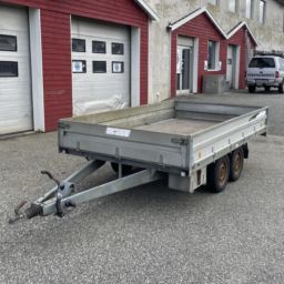 TYSSE Karmhenger