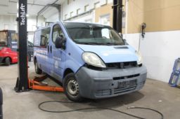 RENAULT TRAFIC DCI 100