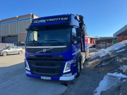 Kranbil Volvo FM nylig EU godkjent og strøken bil