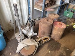 Diverse betonbor, hydraulisk kapsav, 2 stativer til boremaskine, 2 klinger til beton