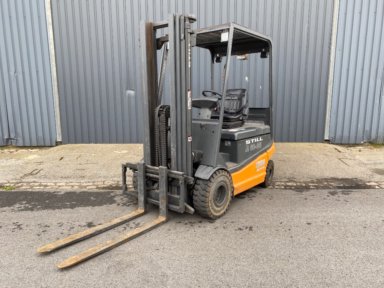 Still R60-25 forklift / Year 2002 / 8,216 hours / Triplex mast