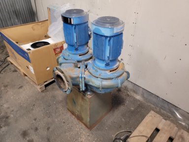 2 st stora vattenpumpar  ABB Motors / Scanpump