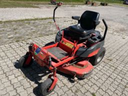 Simplicity Græsklipper med Vangard benzin motor.
