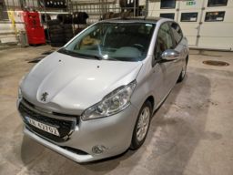 Bil Peugeot 208 Automat
