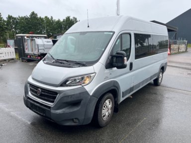 Minibus FIAT DUCATO 35 med handikaplift.
