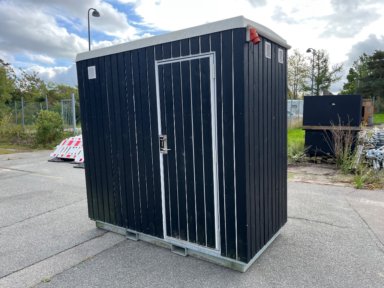Scanvogn Flytbart UBRUGT vacuum toilethus med vand og spildevandstank til byggeplads. Frostsikret. 