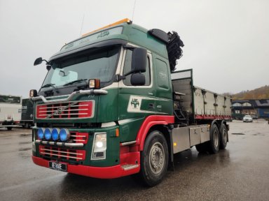 Tipp och Kranbil VOLVO  FM-400 6X2