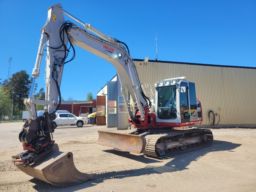 Grävmaskin Take Job Takeuchi tb2150 Tiltrotator och redskap 