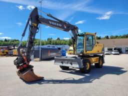 Grävmaskin Volvo EW160 B med tiltrotator och planerskopa 