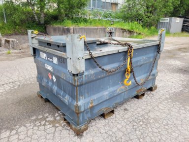 Färmartanken invallad staplingsbar 3000 liter med pump 