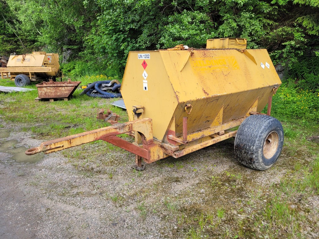 Färmartanken på hjul 2000 liter tankvagn