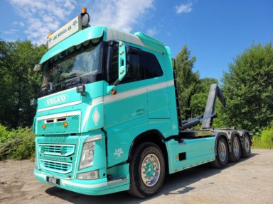 Lastväxlare plogutrustad Volvo FH 500 Euro 6 Tridem 