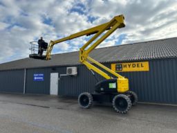 Nifty 17 meter bomlift