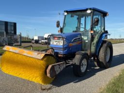 Iseki TG5390 kompakttraktor med kost