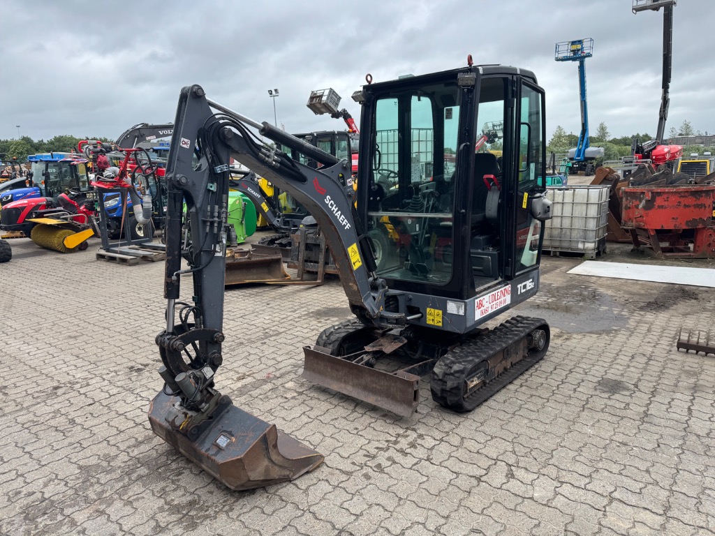 Minigraver Schaeff Tc16