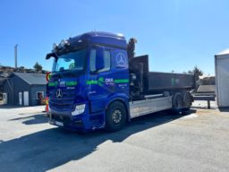 Mercedes-Benz Actros 2546 – Kran- og krokbil med HIAB løfteutstyr | 2018 | EU-godkjent| Dumper/Maskinflak