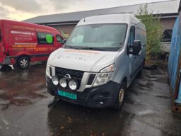 NISSAN NV400 