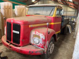 Lastbil Scania  55 Veteran lastbil Reparationsobjekt 