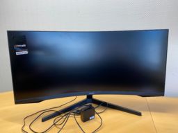 Konkursutförsäljning PC skärm böjd Samsung