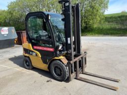 Caterpillar DP30N, diesel truck