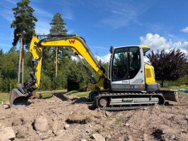 Grävmaskin Wacker Neuson ET 90 med flertalet redskap ,Få antal timmar ,  År 2020 