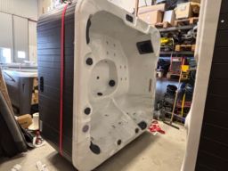 Spabad med lock, Massage, 2 liggplatser , 3 sittplatser 