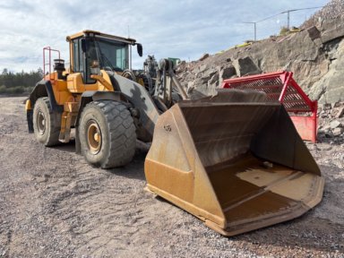 Hjullastare Volvo L180H 2017 våg + skopa