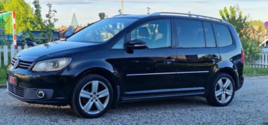 2010 personbil VOLKSWAGEN TOURAN