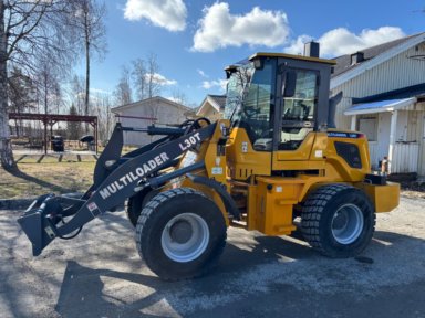 Hjullastare Multiloader L30T med redskap