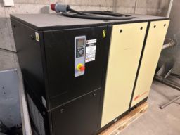 2015 Luft kompressor  IR Ingersoll Rand  IRN18K-CC-HV og 2012 Luftørker D24 0IN-A 