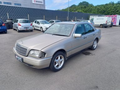 Mercedes Benz  C180  Elegance.