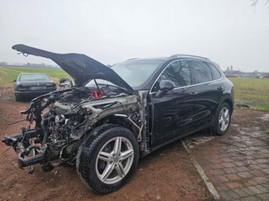 2010 Porsche Cayenne – Kollisjonsskadet – Reparasjonsobjekt / Delebil