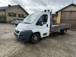 Kranbil Peugeot Boxer Classic 2.2 130hk med HIAB 015 kran
