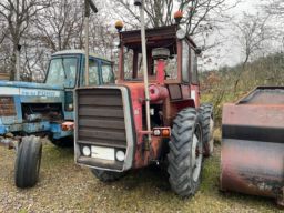 Traktor Massey Ferguson 1200 4 WD Traktor