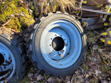 2 st nya Däck Titan LSW G9A för lift eller kompaktlastare 