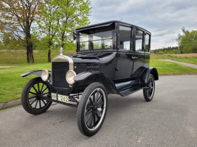 Ford Model T "Fordor" Sedan  T-Ford – 1925