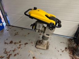 Wacker Neuson B550 jordlop
