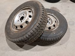 2 stk Fælge med vinterdæk Firestone 215/75 R16C