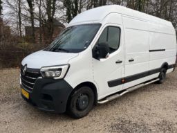  RENAULT MASTER 2.3 Varevogn med reol indretning og BÄR læsserampe.