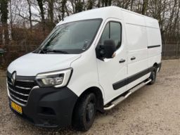 RENAULT MASTER 2.3 dCi 135 med reol indretning og BÄR læsserampe.