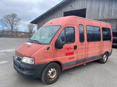 Minibus/personbil FIAT DUCATO 18 2,8 JTD med handikaplift.