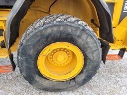 Däck på fälg 4 st  till hjullastare Volvo 650/65R25