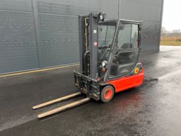Motvikstruck/Gaffeltruck Linde E18C-02 2004 + laddare