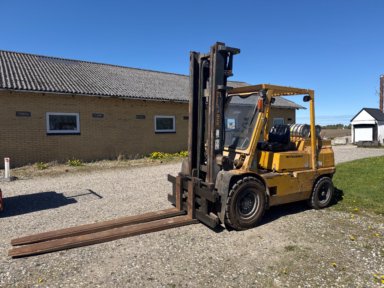 MITSUBISHI  UNITRUCK FG 40 T Gastruck
