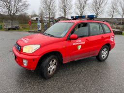 TOYOTA RAV 4 personbil med udrykningsudstyr.