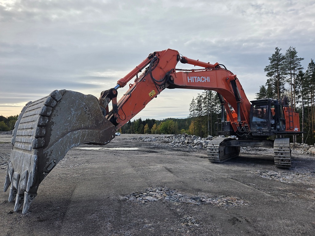HITACHI ZX690-6 EXCAVATOR 2018 MOD XSITE GPS 2 PCS 5m3 BUCKET