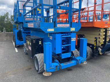 GENIE GS-4069 RT 4X4 SAKSELIFT – 14 M – STØTTEBEN – TERRENGGÅENDE