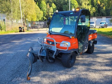 UTV KUBOTA RTV900 med plogblad och sandspridare