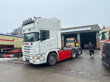 Scania 164G trækker